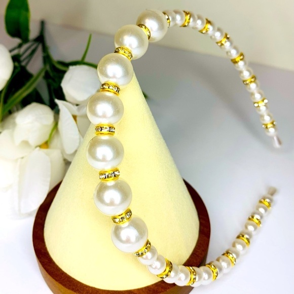Pearl Headband With Gold and Rhinestone Accents NWOT! - Picture 3 of 3
